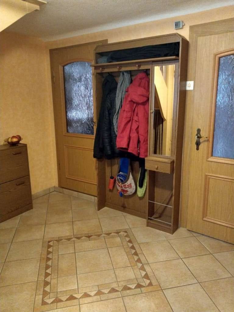 Immobilie in Drei Gleichen - Einfamilienhaus mit großem Nebengelass - Bild 4