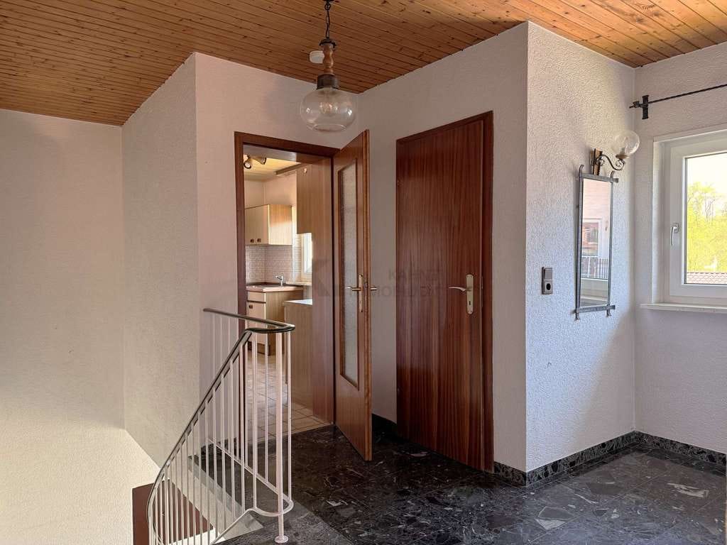 Immobilie in Dielheim - Freistehendes Einfamilienhaus mit Einliegerwohnung und großem Grundstück - Bild 2