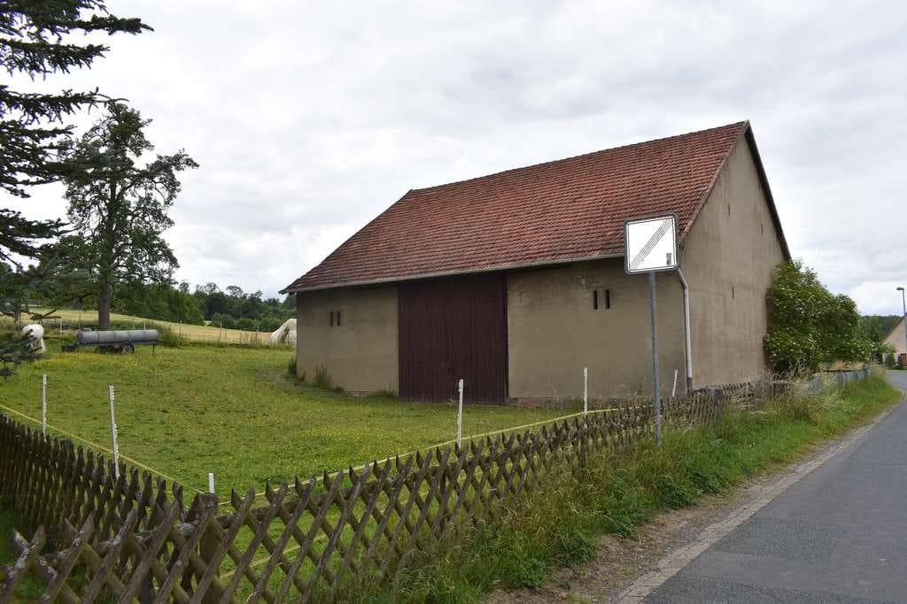 Immobilie in Moringen - Repräsentatives Landhaus mit 1,2ha Weidefläche und Scheune - Bild 1