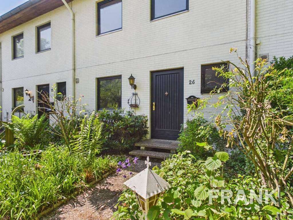Immobilie in Plön - Reihenmittelhaus mit praktischer Grundrissstruktur und Modernisierungsspielraum - Bild 0