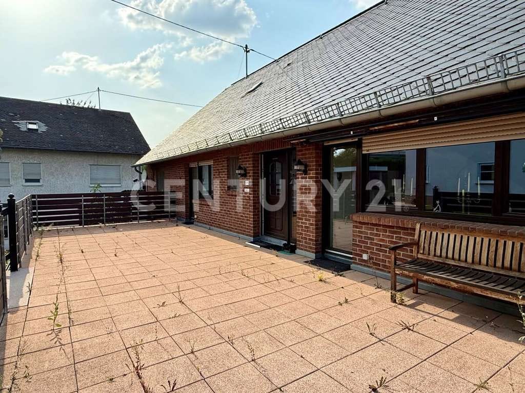 Immobilie in Naunheim - Wohnen auf einer Ebene: Gepflegtes Einfamilienhaus mit Vollkeller und großer Terrasse - Bild 3