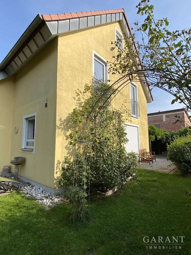 Immobilie in Schönbrunn i.Steigerwald - Haus mit Garten, Garage und Erdwärme für eine nette Familie! - Bild 0