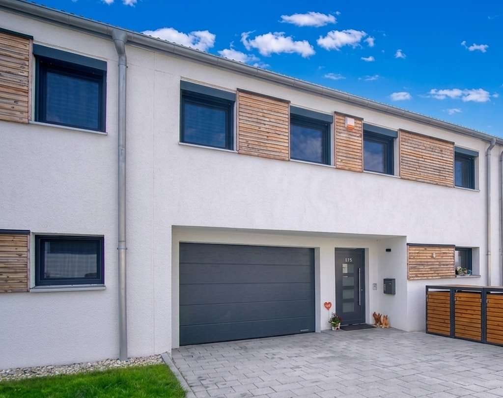 Immobilie in Boos - Neuwertiges KfW-55-Haus Baujahr 2023 mit 242 m² Nutzfläche, Sauna und weniger als 370€ Nebenkosten - Bild 3