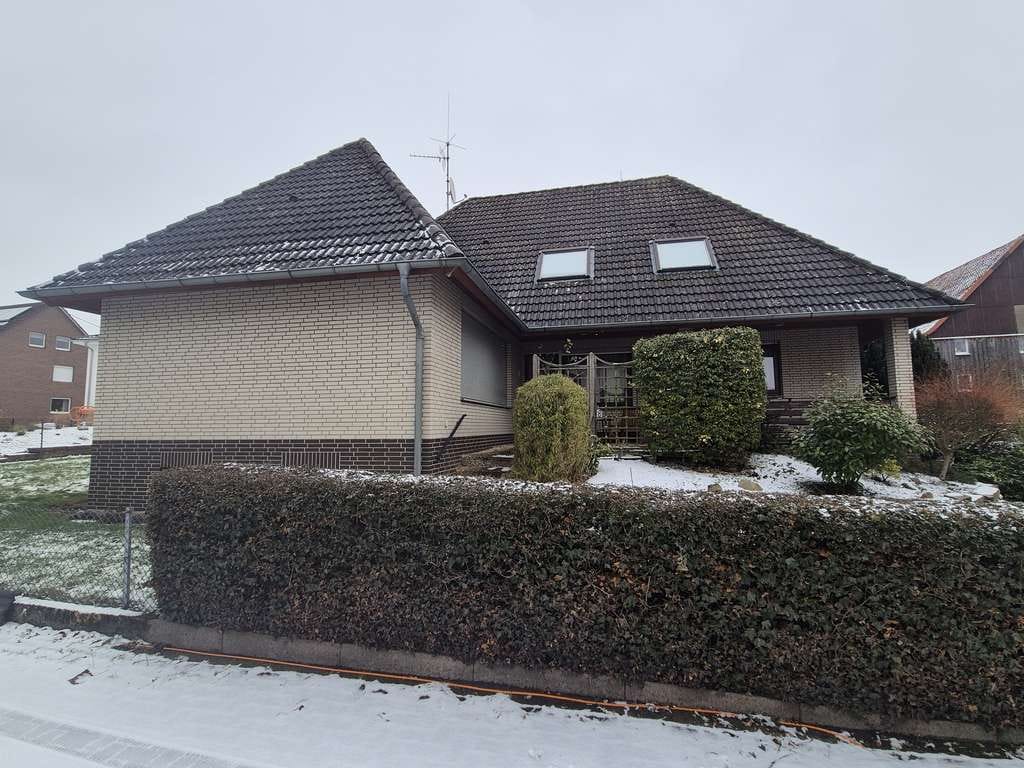 Immobilie in Giesen - Großzügiger Winkelbungalow mit Garage und Einliegerpotenzial in ruhiger Lage von Giesen-Hasede - Bild 3