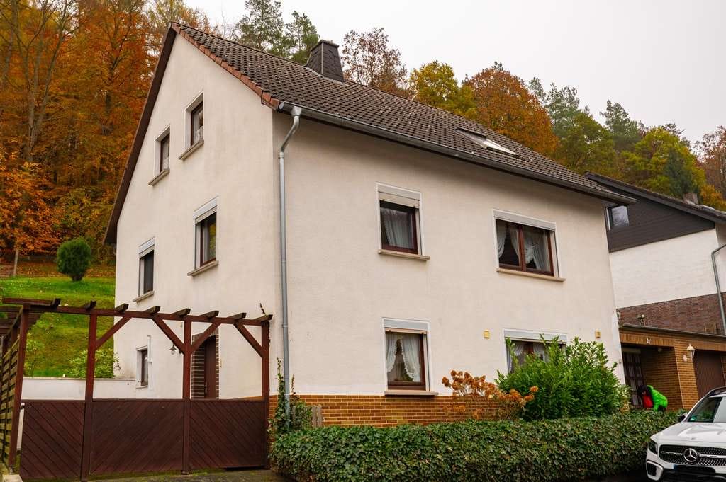 Immobilie in Burgwald - Schickes gepflegtes Einfamilienhaus in schöner Lage in Burgwald-Bottendorf - Bild 0