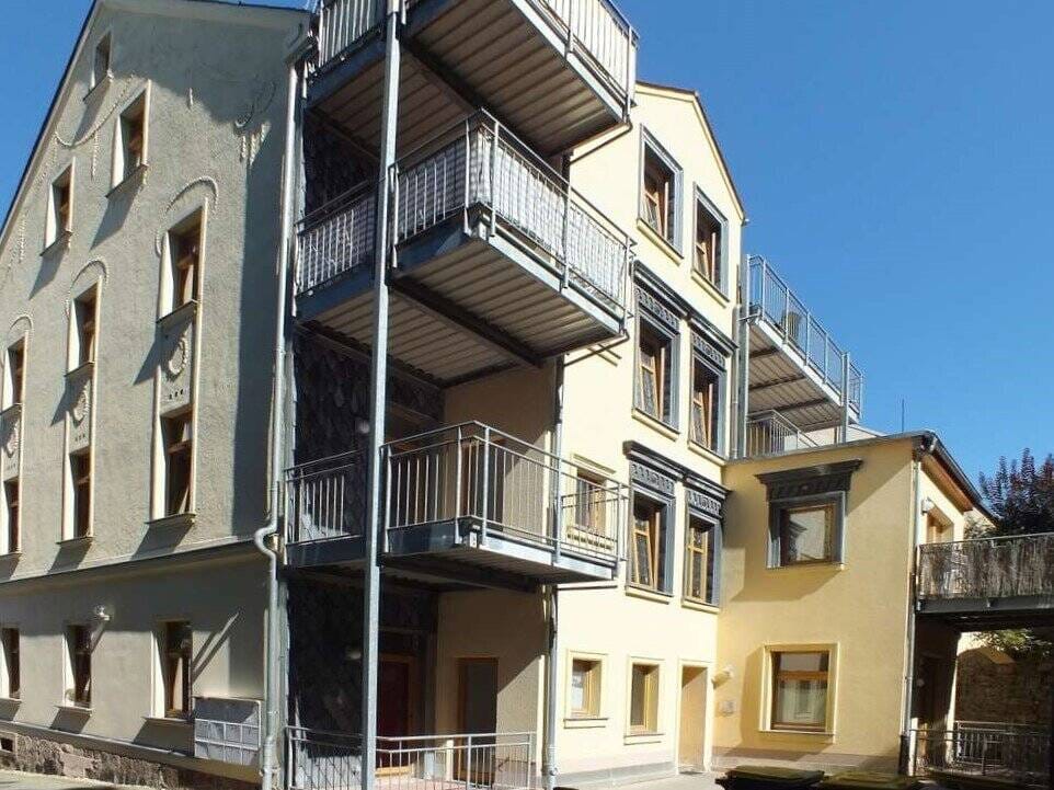 Immobilie in Hartmannsdorf bei Kirchberg - Ab 01.12.2025 frei! Schöne 2-Raum-Wohnung mit Balkon! Denkmalschutz! - Bild 2