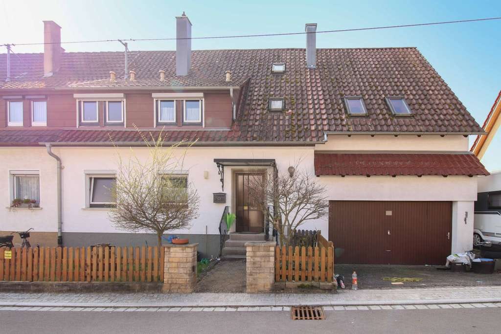 Immobilie in Pliezhausen - DHH mit großem Garten, Balkon und Garage - Bild 4