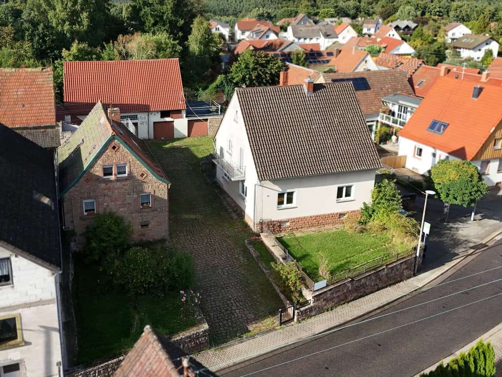 Immobilie in Stelzenberg - Viel Raum für Ideen: Einfamilienhaus mit Garten und Ausbaureserve - Bild 1