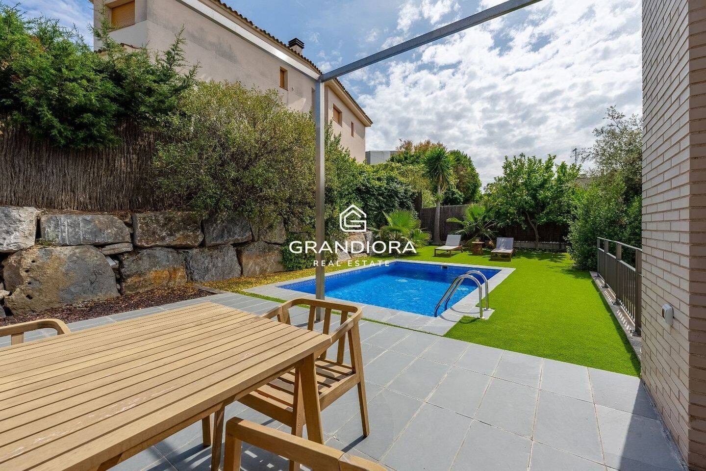 Immobilie in Stützengrün - Exklusive Villa mit Garten und privatem Pool in einer der besten Gegenden von Alella - Bild 2