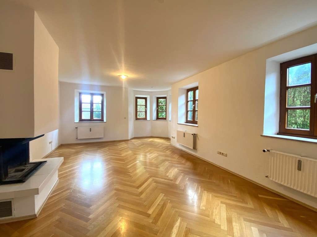 Immobilie in Egmating - Charmantes und energieeffizientes Zweifamilienhaus mit Eigennutz und renditestarken Einliegerwohnung - Bild 3