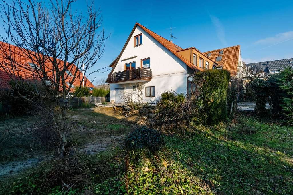 Immobilie in Ebringen - Freistehendes, sanierungsbedürftiges Einfamilienhaus am Fuße der Weinberge in Ebringen - Bild 2