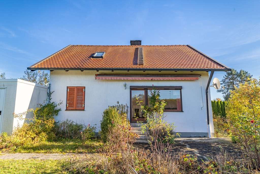 Immobilie in Wörthsee - Wohnhaus mit Charakter und vielseitigem Ausbaupotenzial - Bild 1