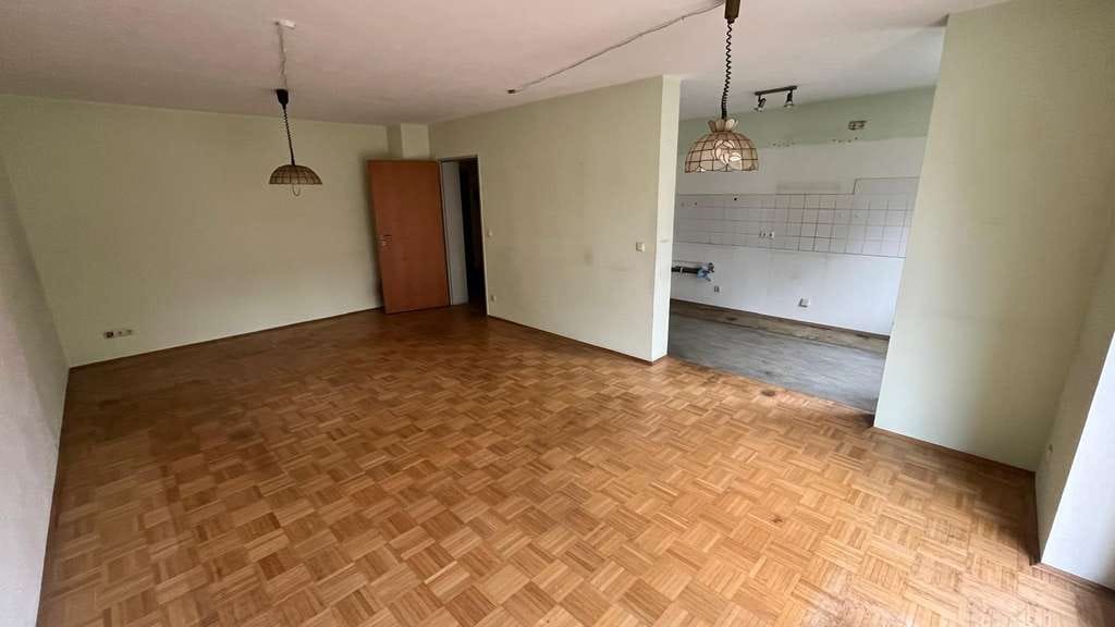 Immobilie in Freising - JETZT KEINE MIETE MEHR ZAHLEN!!! Charmante 3-Zimmer-Eigentumswohnung mit Balkon - Bild 2