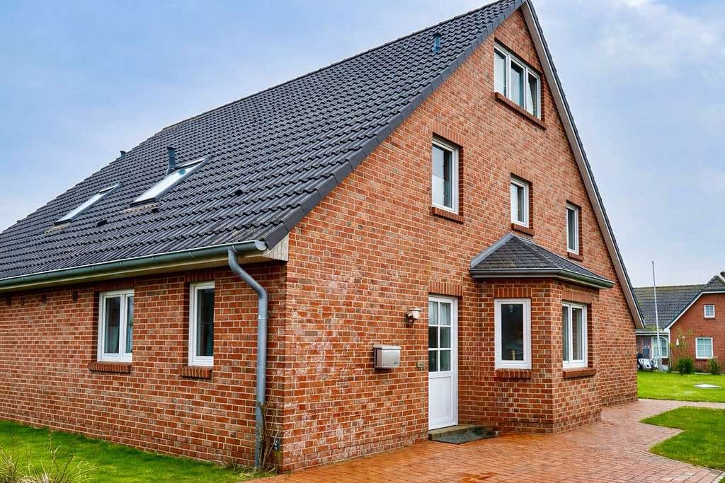 Immobilie in Nordstrand - Ihr Rückzugsort an der Nordsee - Komfortable Doppelhaushälfte auf Nordstrand - Bild 0