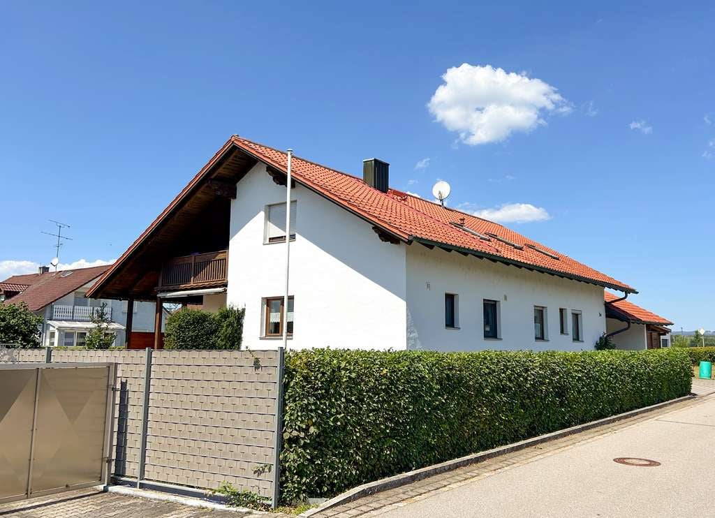 Immobilie in Parkstetten - Großzügiges Zweifamilienhaus mit 812 m² Grundstück – viel Platz, großer Garten, viele Möglichkeiten - Bild 1