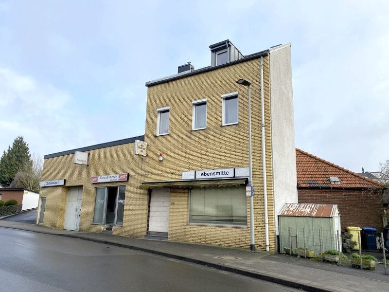 Immobilie in Herzogenrath - Herzogenrath-Kohlscheid, BIETEN SIE JETZT! Haus und Grundstück mit Potenzial 
 - Bild 0