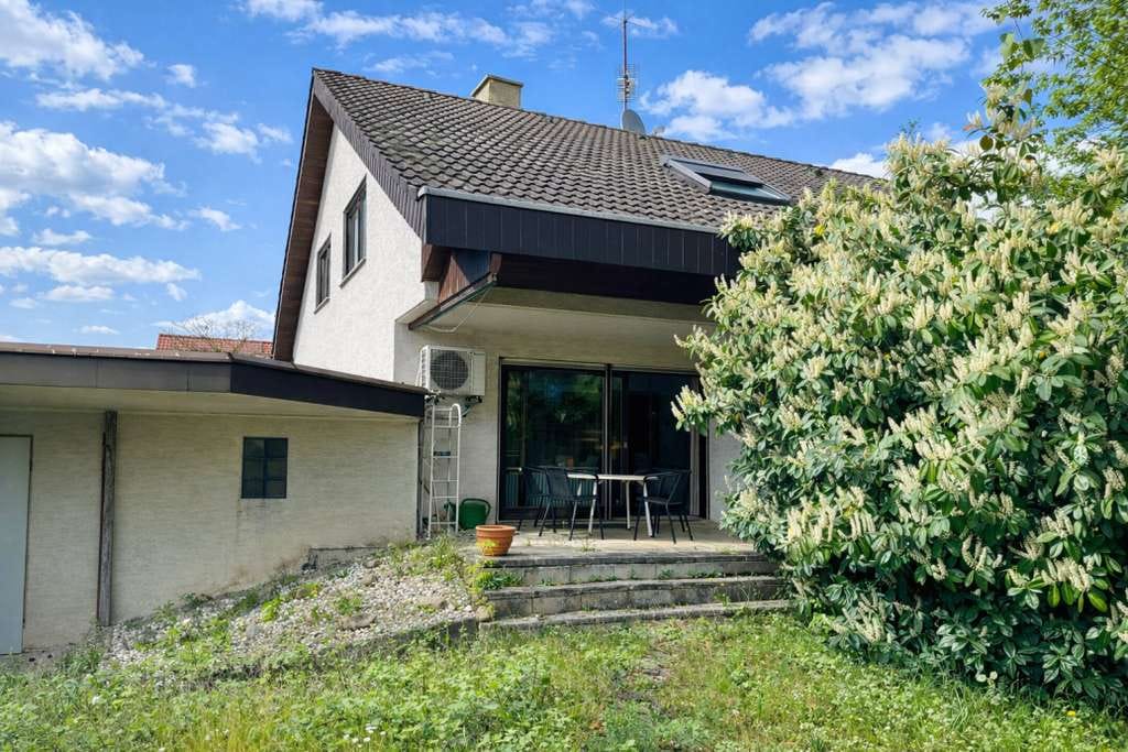 Immobilie in Linkenheim-Hochstetten - Die 80er feiern ihr Comeback - EFH mit Einliegerwohnung in ruhiger und angenehmer Wohnlage - Bild 1