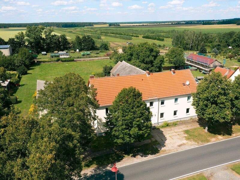 Immobilie in Niederer Fläming - Einzigartige Investitionsmöglichkeit - attraktives Mehrfamilienhaus mit großem Entwicklungspotenzial - Bild 0