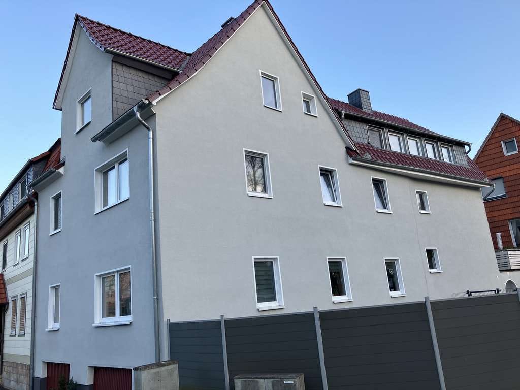 Immobilie in Reinhardshagen - Modernisiertes 3-Familienhaus in zentraler Lage von Reinhardshagen-Veckerhagen - Bild 1