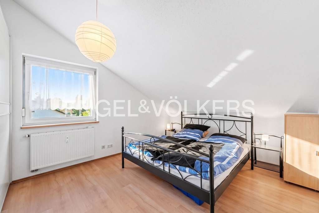 Immobilie in Kressbronn am Bodensee - Gepflegte 3-Zimmer-DG-Wohnung mit Aussicht in beliebter Seegemeinde Kressbronn - Bild 2