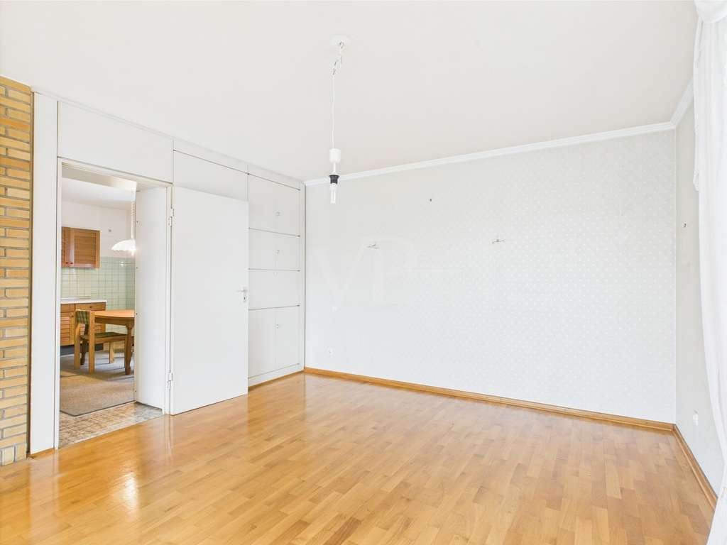 Immobilie in Dittelbrunn - Gepflegtes EFH mit tollem Garten und schönem Blick über Dittelbrunn. Optional mit zweitem Grundstück - Bild 4