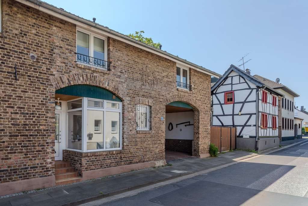 Immobilie in Wachtberg - Mehr als  ein Zuhause! Charmantes, Wohnhaus mit Gewerbeoption und Nähe zum Kottenforst. - Bild 2