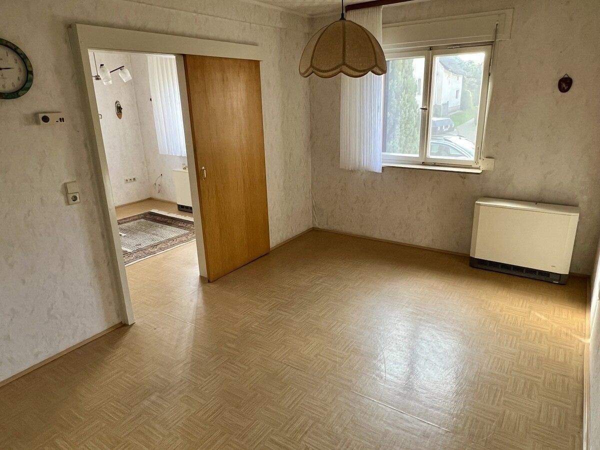 Immobilie in Steinmauern - Für den Handwerker! Gemütliches EFH mit Scheune in ruhiger Lage von Steinmauern - Bild 2