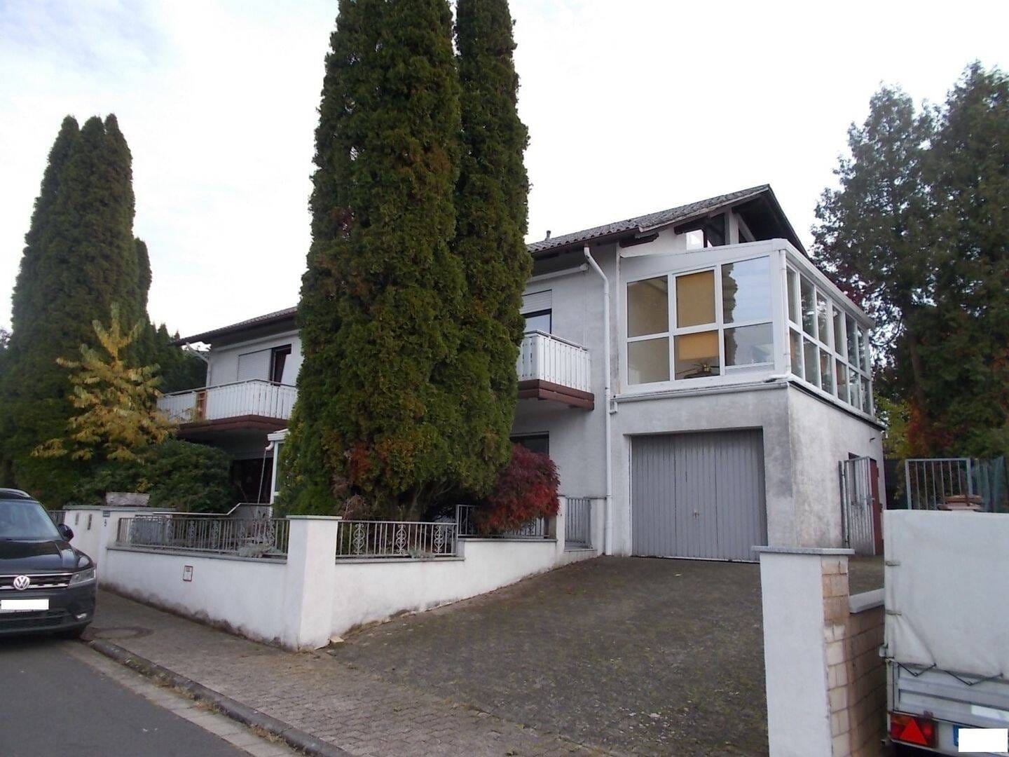 Immobilie in Hirzenhain - Landhaus mit Platz in Hirzenhain-Glashütten - Bild 1