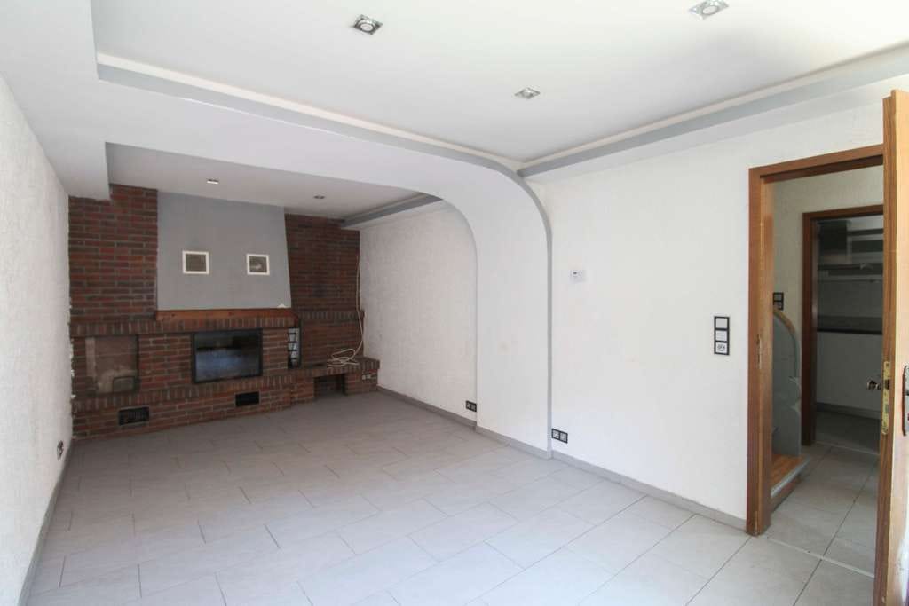 Immobilie in Eisenberg (Pfalz) - Großzügiges Einfamilienhaus mit Garten & viel Potenzial – 7 Zimmer in ruhiger Lage - Bild 2