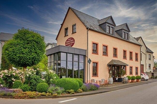 Immobilie in Brauneberg - Wein aus besten Lagen ist immer eine gute Investition - Weingut, Gastronomie u. Gästehaus a.d. Mosel - Bild 2