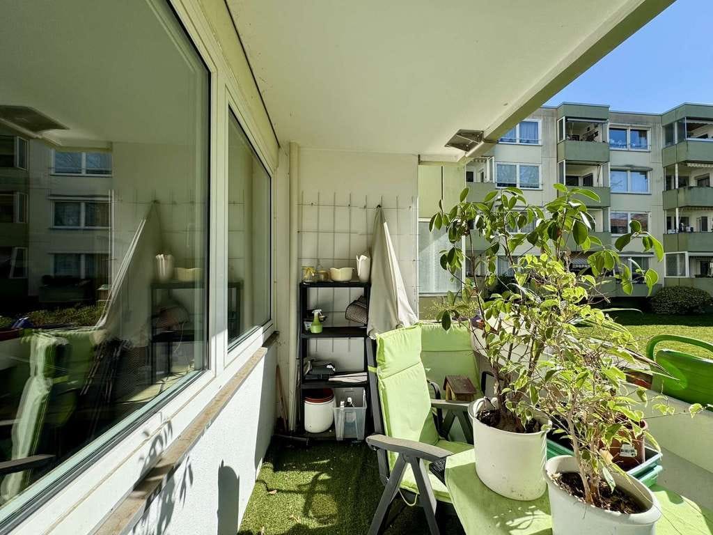 Immobilie in Laatzen - Laatzen: Vermietete 3-Zimmerwohnung mit Loggia auf Erbpachtgrundstück - Bild 2