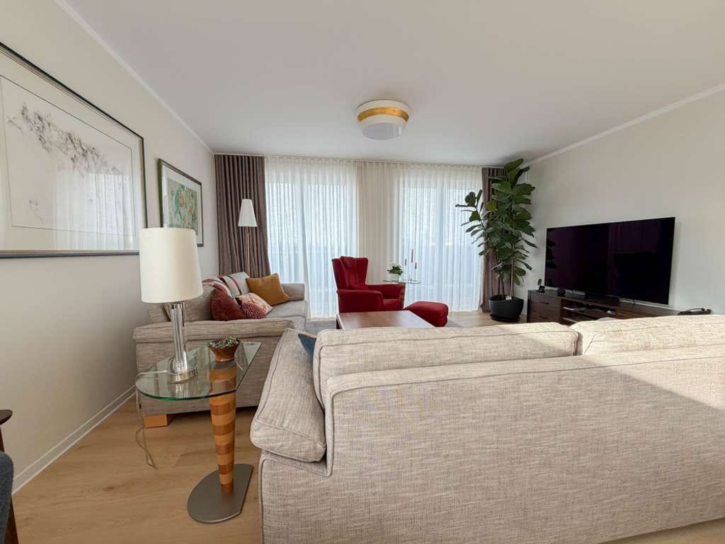 Immobilie in Dörfles-Esbach - Exklusive neuwertige Dachgeschosswohnung mit Dachterrasse, Aufzug & Veste-Blick - Bild 1