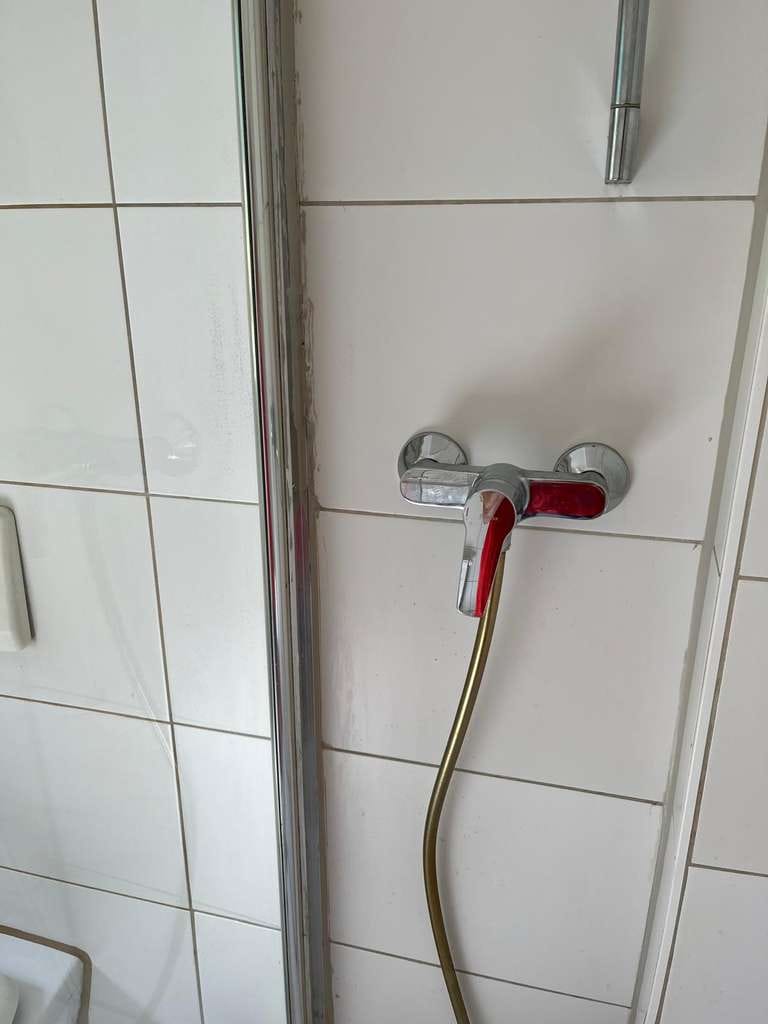 Immobilie in Ebersbach an der Fils - Moderne 1-Zimmer-Eigentumswohnung mit Stellplatz, Einbauküche und Keller in zentraler Lage - Bild 1