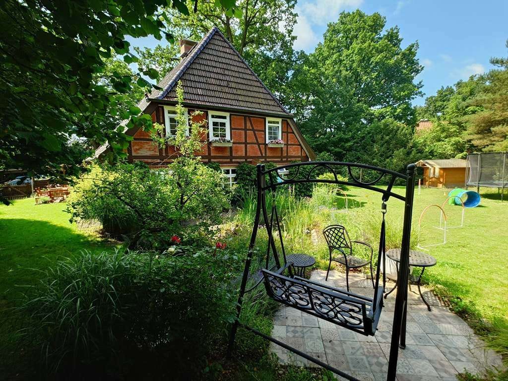 Immobilie in Bendestorf - Historisches Fachwerkhaus mit vielseitiger Aufteilung
auf 1.625 m² im Herzen von Bendestorf - Bild 4