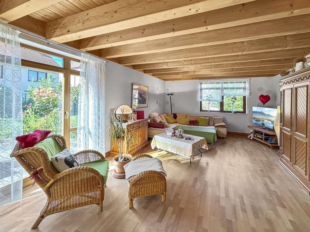 Immobilie in Rödelsee - Ruhige Familienidylle mit sonnigem Garten - Bild 2