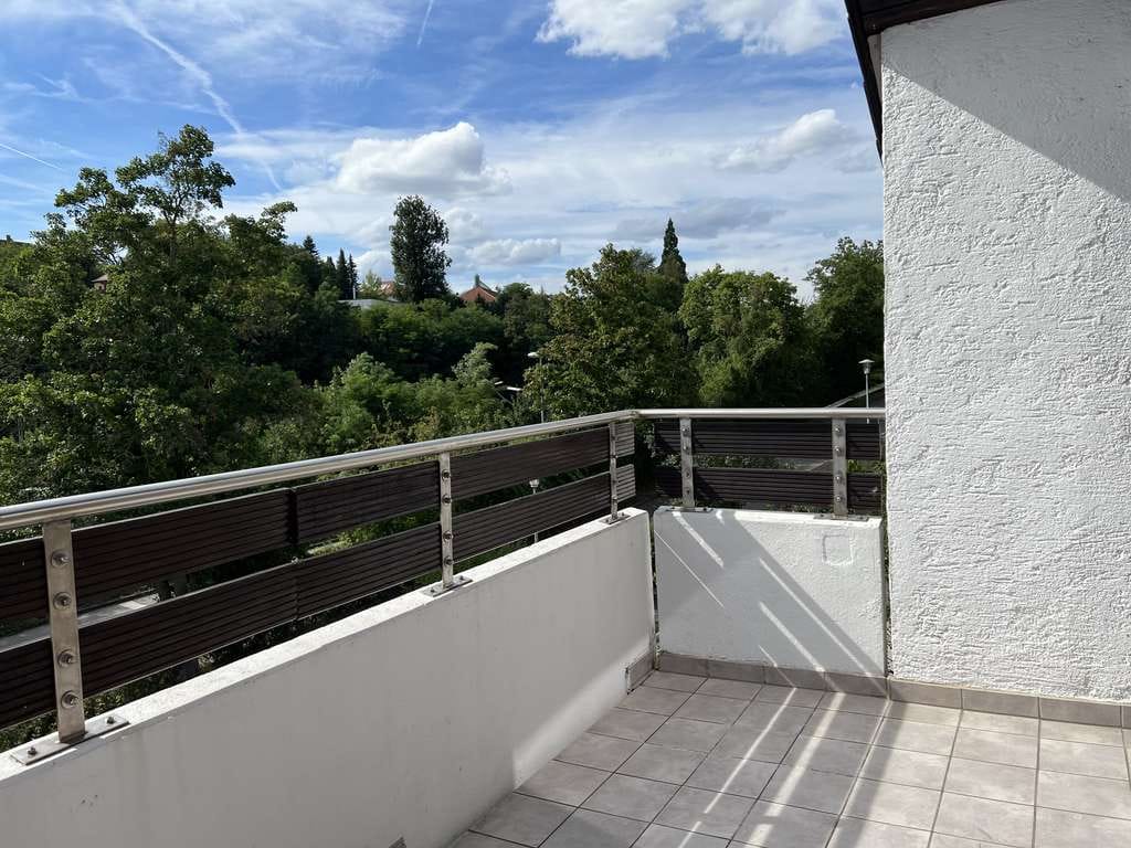 Immobilie in Nürtingen - 1-Zimmer Wohnung mit großem Balkon und Fernblick - Nahe Medius Klinik  - Bild 2
