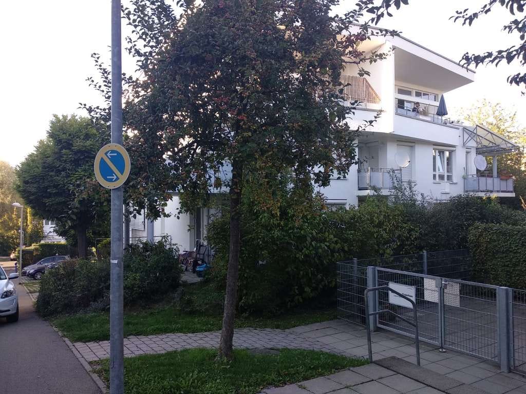 Immobilie in Reutlingen - Charmante Eigentumswohnung mit Potenzial zur individuellen Gestaltungin RT-Hohbuch - Bild 2