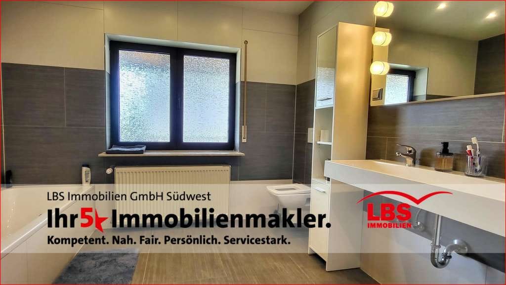Immobilie in Neuburg am Rhein - Gepflegtes EFH mit Garten in Hofgemeinschaft - Ideal für das junge Paar oder die Familie mit Kind - Bild 3