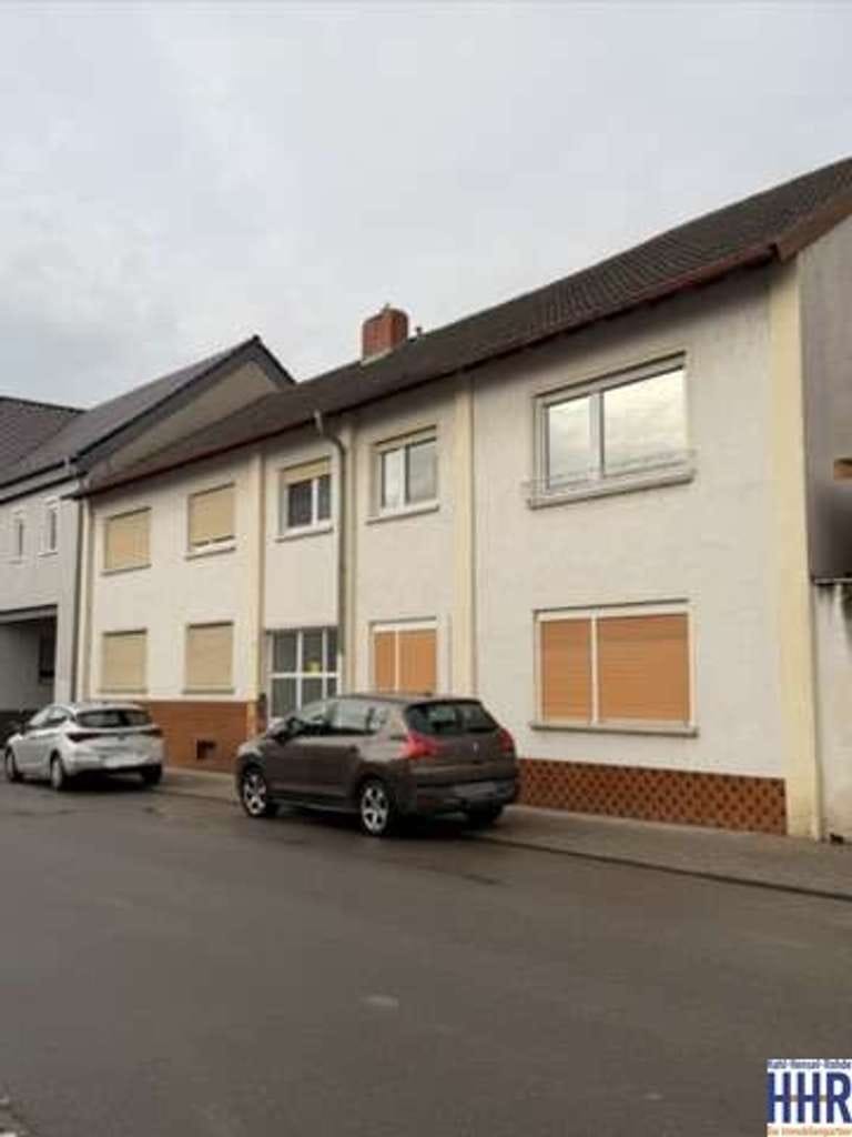 Immobilie in Bürstadt - Provisionsfreies 4-Familienhaus mit Entwicklungspotenzial in Bürstadt-Bobstadt - Bild 0