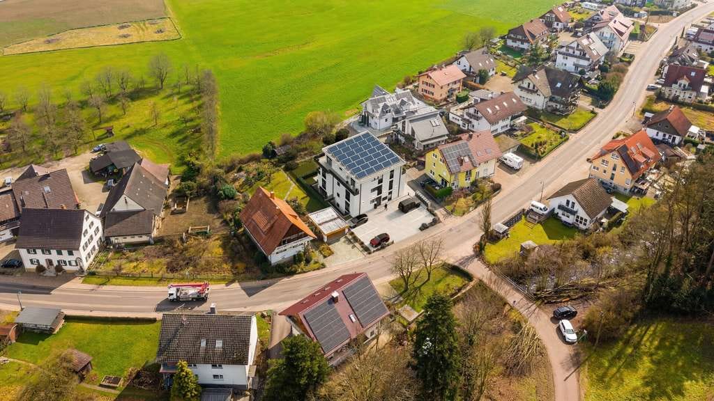 Immobilie in Glottertal - Glottertal, Exklusive 3-Zimmer-Neubauwohnung im Erdgeschoss mit Balkon und Aufzug - Bild 1