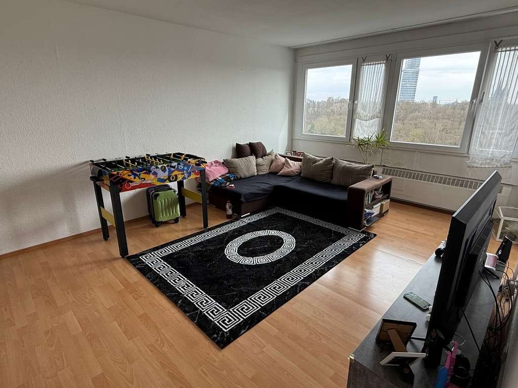 Immobilie in Köln - Helle 2-Zimmerwohnung im 13. OG in Köln-Ehrenfeld - Bild 1