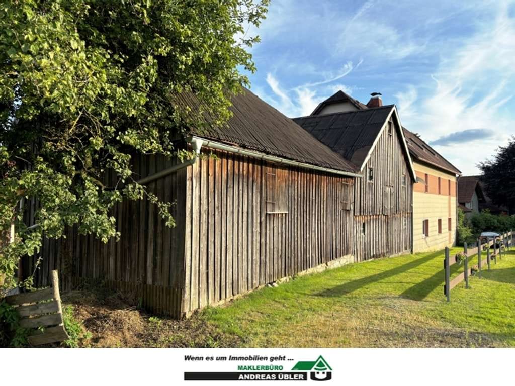 Immobilie in Pullenreuth - Ländliches Zweifamilienhaus mit viel Grün - Bild 1