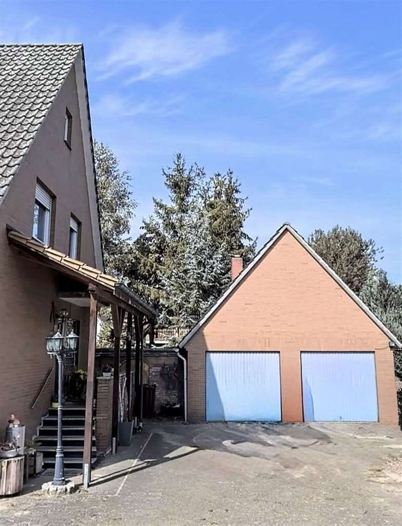 Immobilie in Barnstorf - Wohnhaus mit viel Potenzial! 175 m² Wfl. mit Einliegerwohnung, Nebengebäude, Grd. 1557 m² - Bild 1