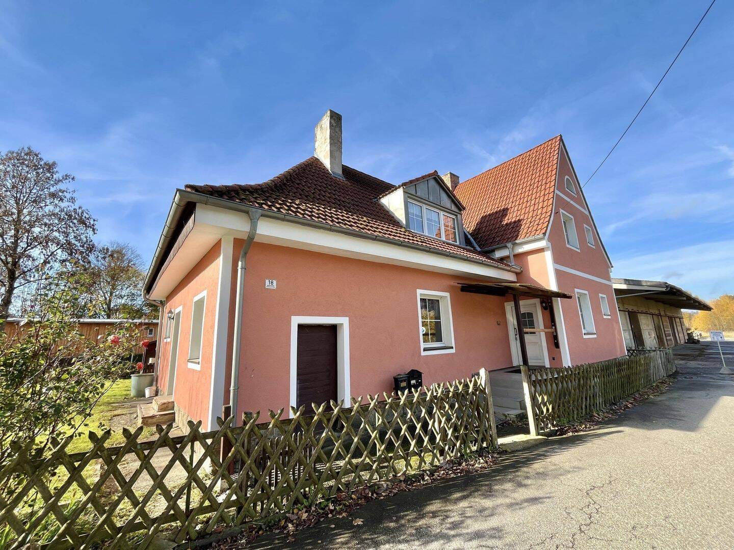 Immobilie in Eslarn - attraktives Wohnhaus am Ortsrand gelegen - Bild 0