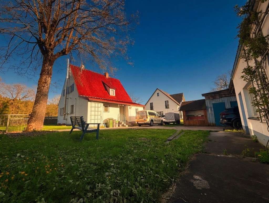 Immobilie in Roth - Kompaktes Einfamilienhaus auf großzügigem Grundstück in Roth/Untersteinbach - Bild 1