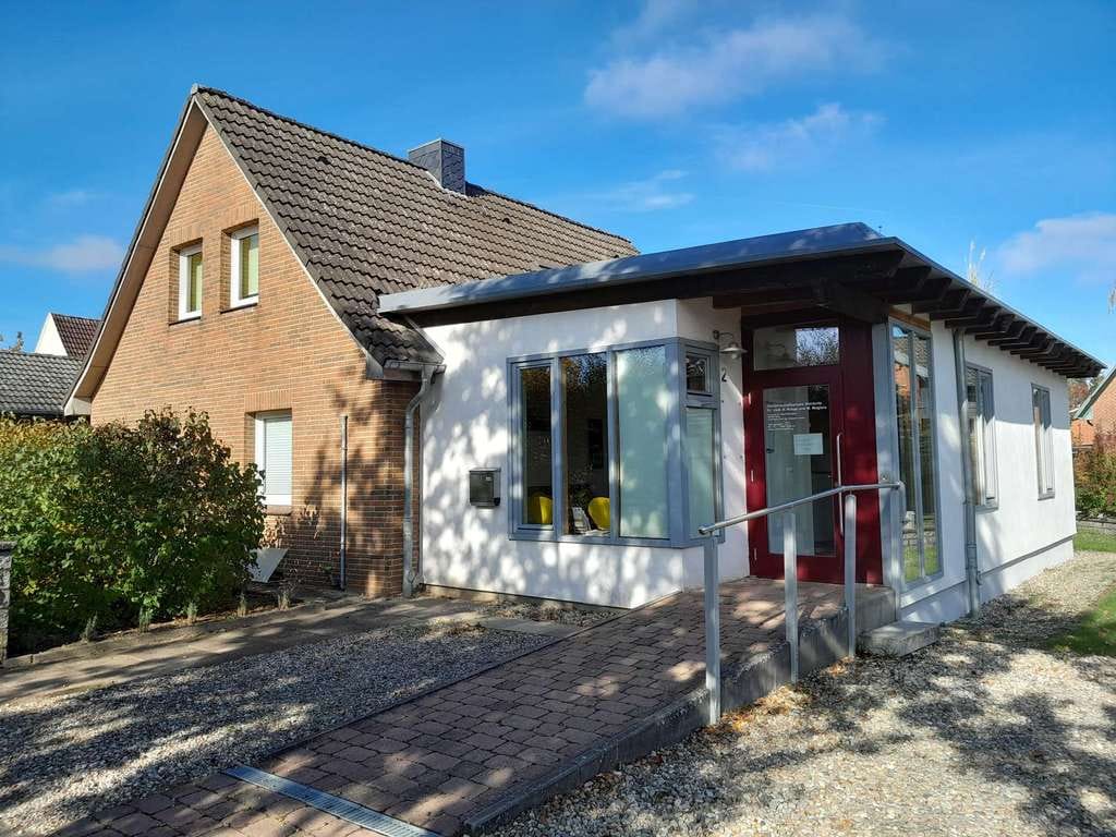 Immobilie in Berkenthin - Einfamilienhaus mit Architektenanbau aus 2012/13 - Bild 1