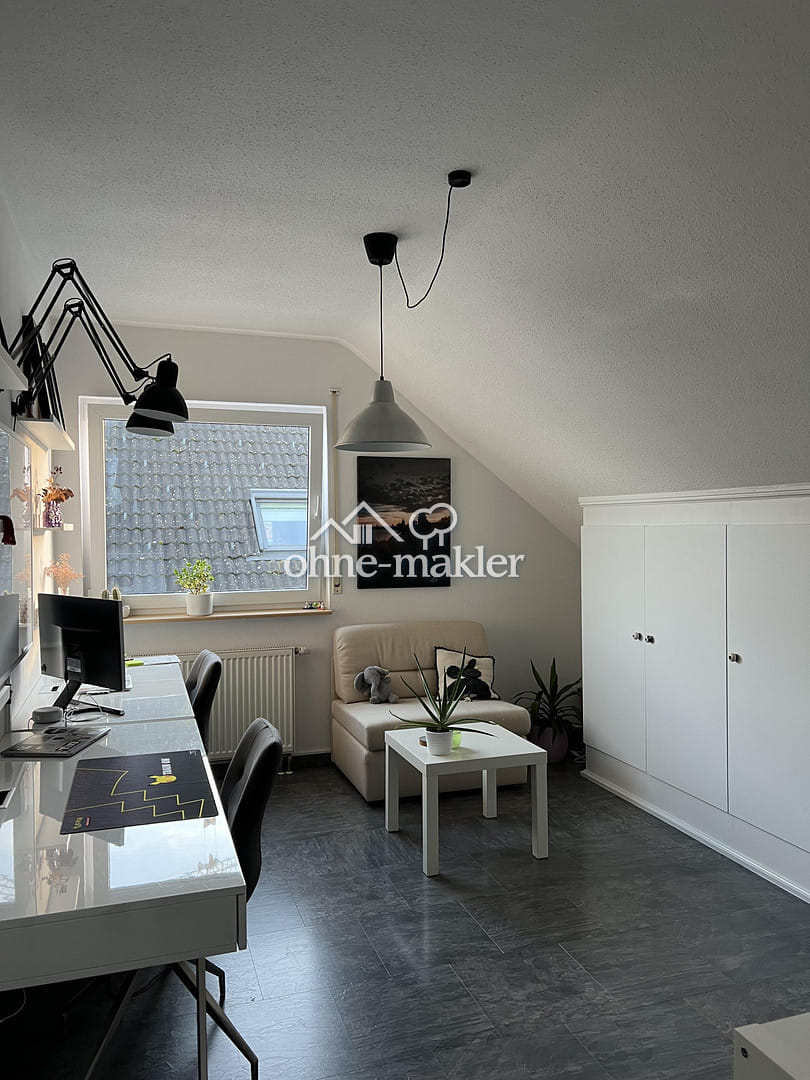 Immobilie in Mühlhausen-Ehingen - Zweifamilienhaus mit Doppelgarage in Mühlhausen-Ehingen - Bild 4