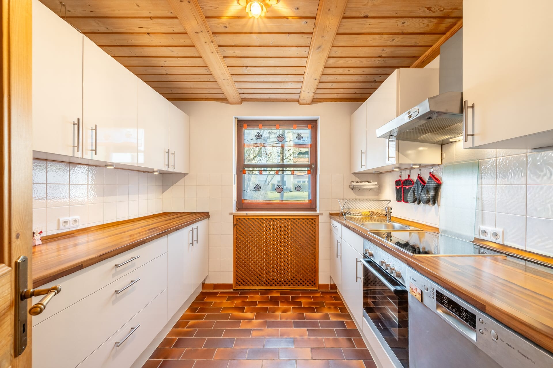 Immobilie in Kirchheim bei München - AIGNER - Reihenmittelhaus mit Dachterrasse, Südbalkon und Garten in Kirchheim - Bild 3