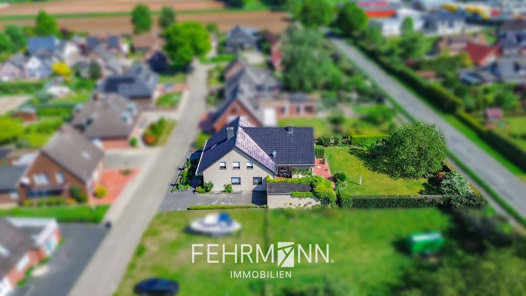 Immobilie in Haren (Ems) - Großzügiges Einfamilienhaus mit Kaminzimmer und Traumgrundstück in ruhiger Siedlungslage - Bild 3