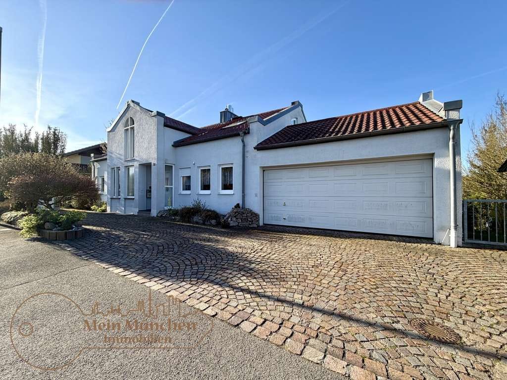 Immobilie in Günzburg - *Käuferprovisionsfrei*: Exklusive Villa mit separater Einliegerwohnung - Bild 2
